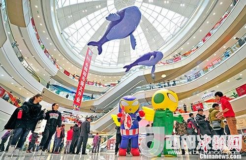 資料圖：購物商場。 <a target='_blank' >中新社</a>記者 佟郁 攝