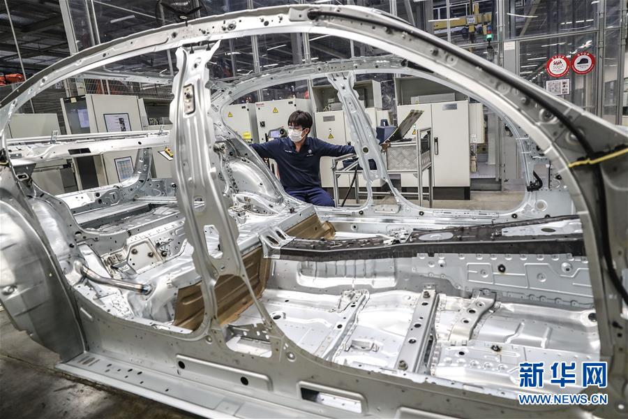 (中國經(jīng)濟(jì)新觀察·圖文互動(dòng))(5)重大投資項(xiàng)目開復(fù)工提速 吹響中國經(jīng)濟(jì)復(fù)蘇“沖鋒號(hào)”