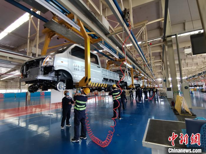 4月初，成功汽車(chē)全面復(fù)工復(fù)產(chǎn)。尤其是隨著疫情得到控制，該公司的生產(chǎn)力度也不斷加大?！「唢w 攝
