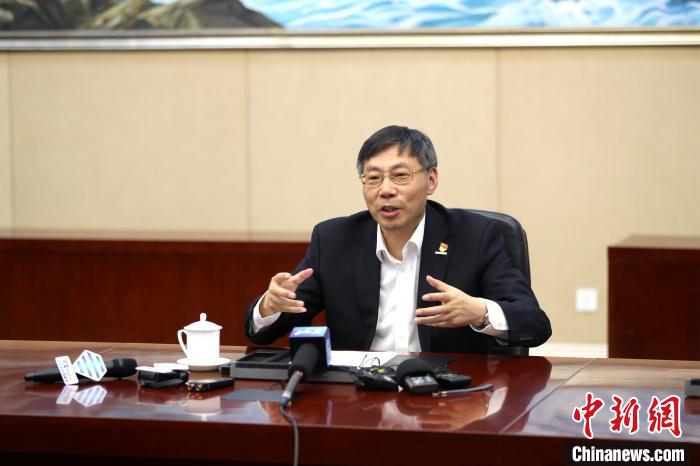 近日，全國人大代表、浪潮集團董事長兼CEO孫丕恕接受媒體采訪。浪潮集圖供圖