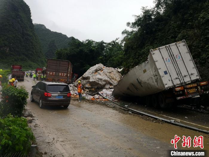 事故現(xiàn)場(chǎng)。　黃鵬 攝