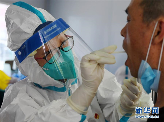 （新華全媒頭條·圖文互動）（7）首都再戰(zhàn)“疫”，難忘40天——寫在北京應(yīng)急響應(yīng)級別降級之際 