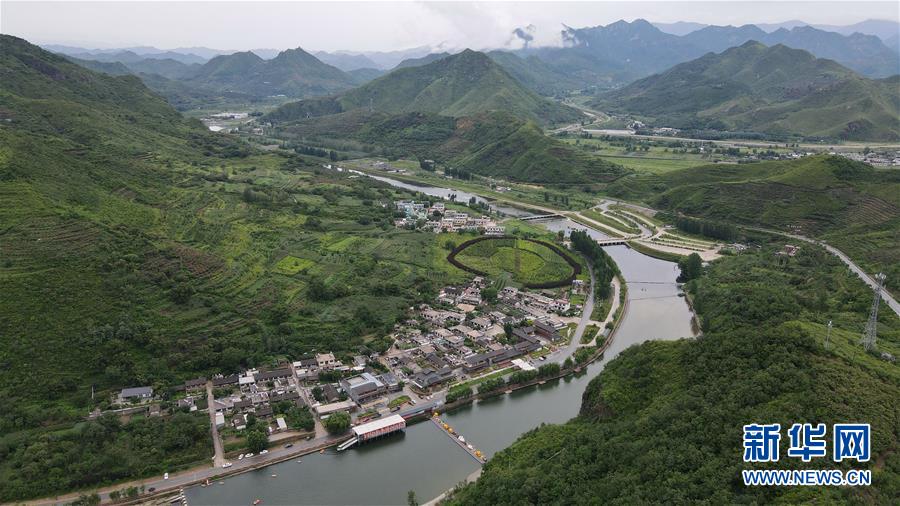 （新華全媒頭條·走向我們的小康生活·圖文互動）（5）長城腳下，小康村串成“珍珠鏈”