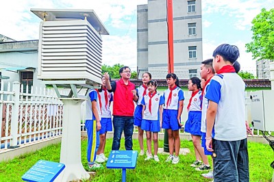 激勵(lì)創(chuàng)新，樹立“強(qiáng)國(guó)有我”鴻鵠志